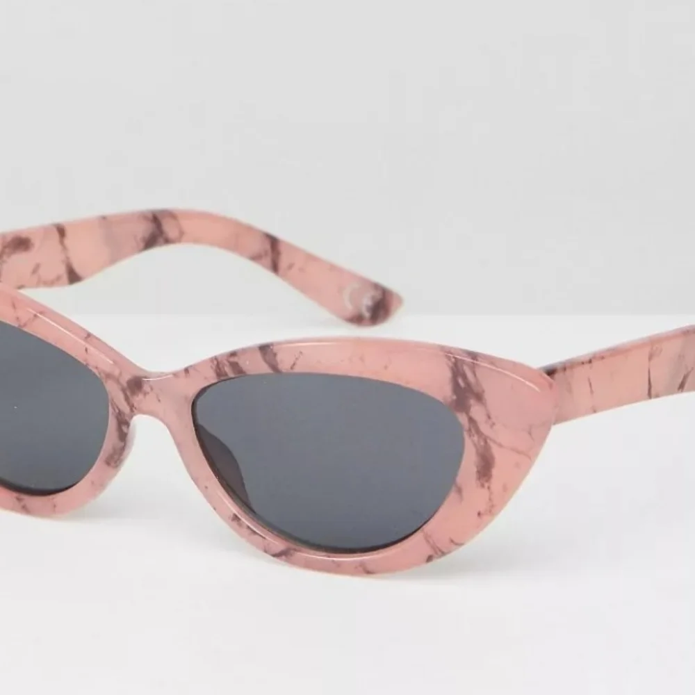 ASOS Pink/Grey Pointy Cat Eye Sunglasses🌞 - Picture 3 of 4